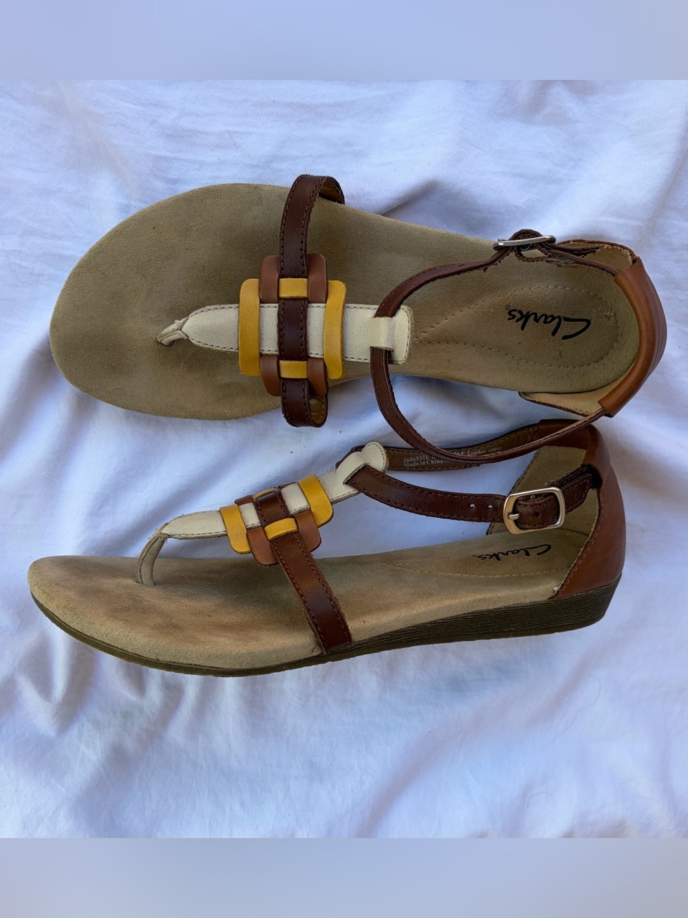 Clarks Damen Brown Leather T-Strap Sandals Ankle Buckle Sz 8.5 Great Condition!